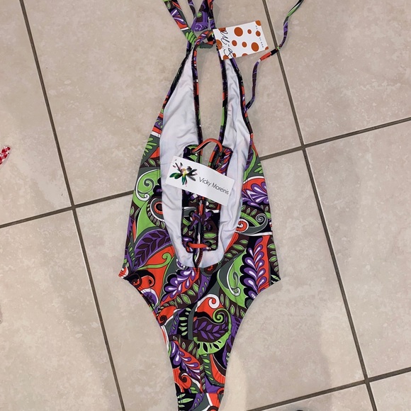 NWT!! Gorgeous One Piece Swimsuit - Picture 5 of 5